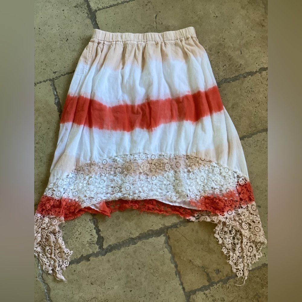 Michael Kors Boho tied dyed pheasant lace skirt-SZ 12
Waist 15”
Length 25”